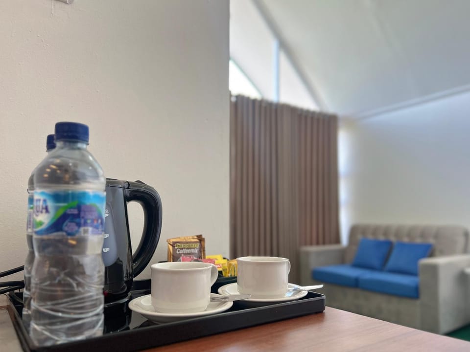 Coffee/tea facilities, Food and drinks
