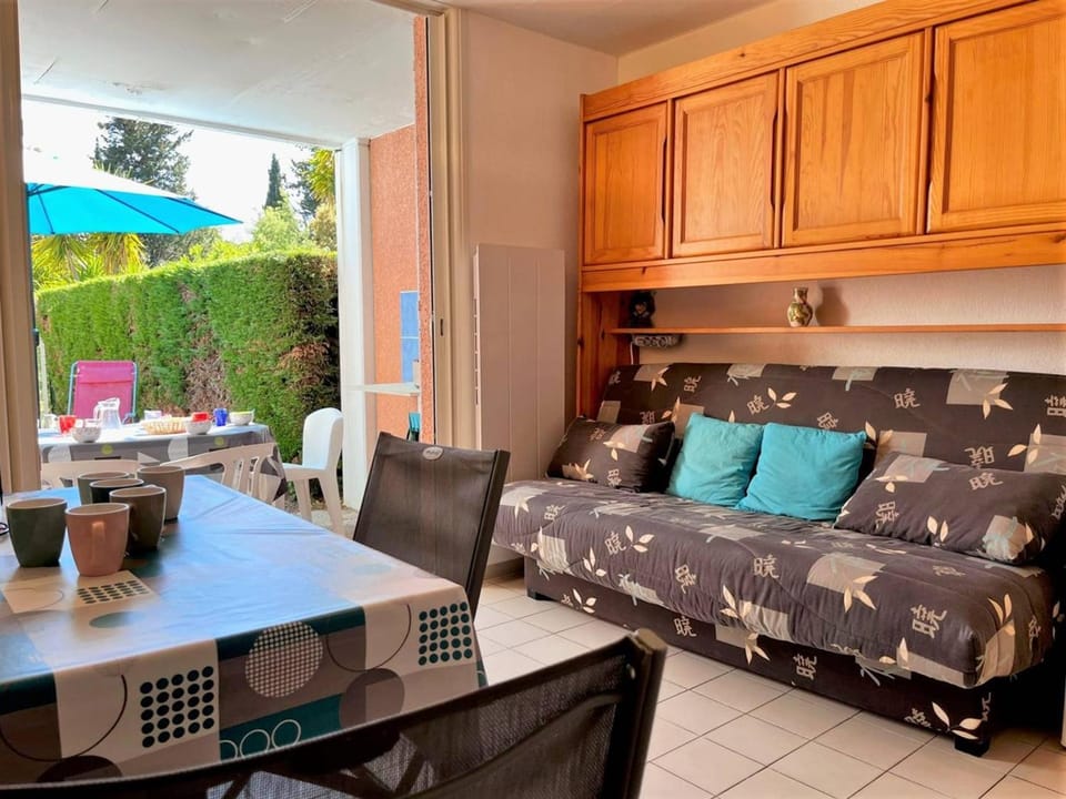 Appt 2P avec terrasse et parking - Le Lavandou - FR-1-251-544 Apartment in Le Lavandou