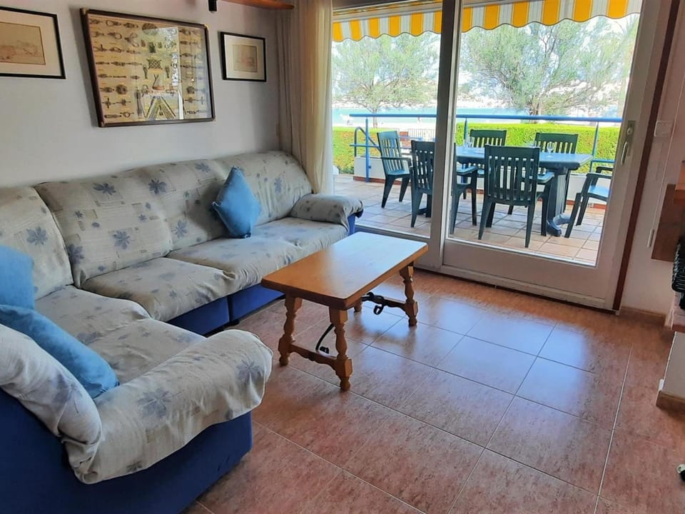 Apartamento familiar con jardín y terraza cerca de la playa en Llançà - ES-170-55 Apartment in Alt Empordà