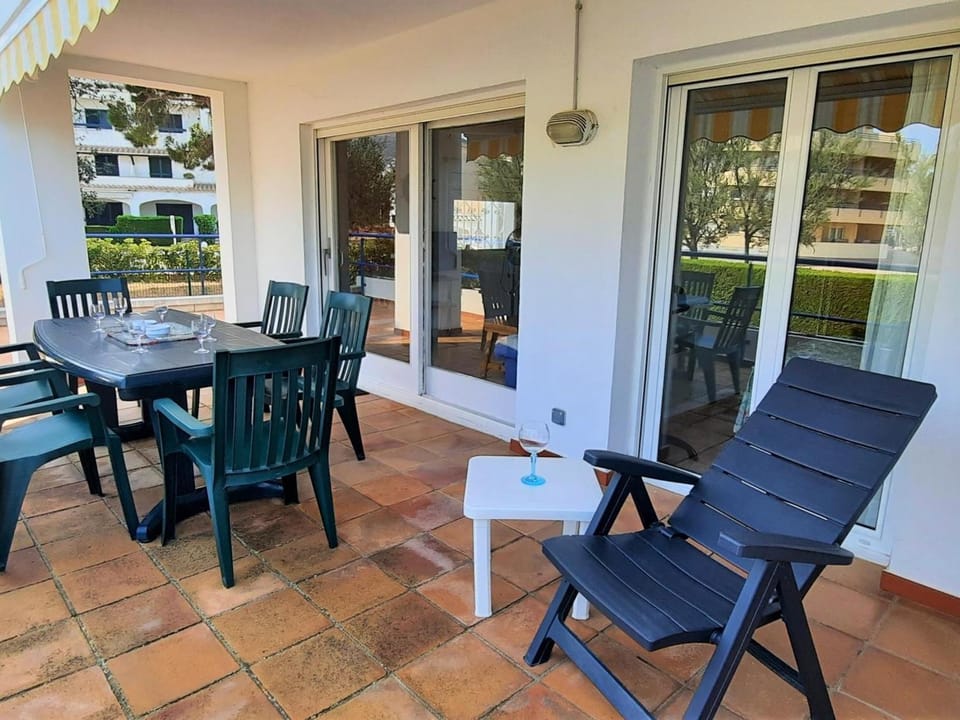 Apartamento familiar con jardín y terraza cerca de la playa en Llançà - ES-170-55 Apartment in Alt Empordà