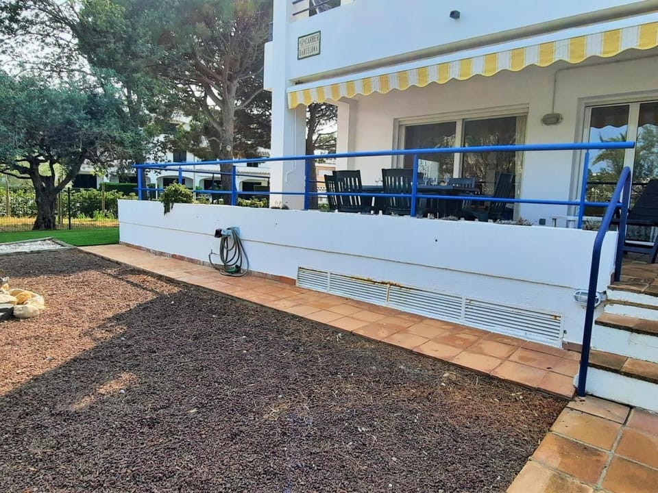 Apartamento familiar con jardín y terraza cerca de la playa en Llançà - ES-170-55 Apartment in Alt Empordà