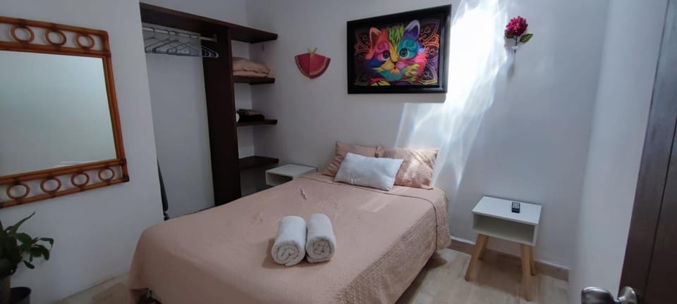Bed, Photo of the whole room, Decorative detail, Bedroom, towels