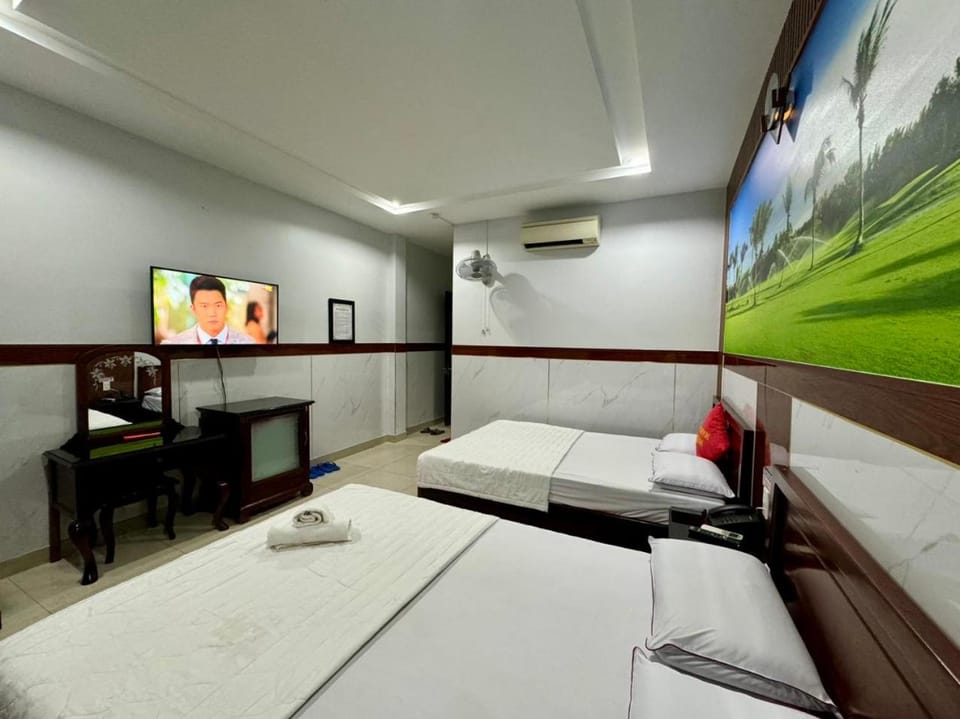 Khách Sạn Hoàng Hà Hotel in Ho Chi Minh City