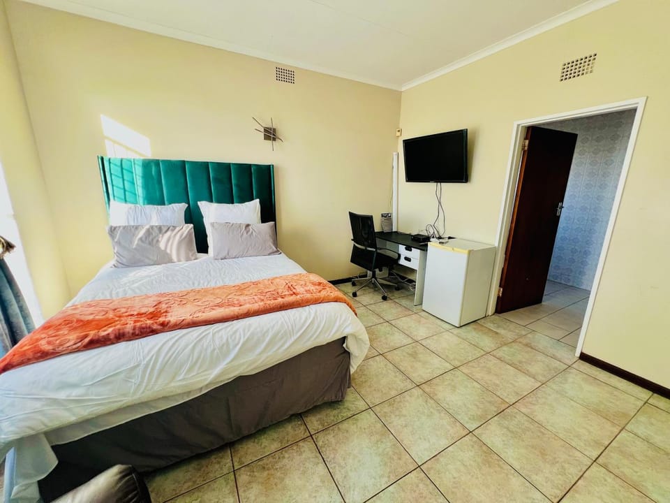 Bed, TV and multimedia