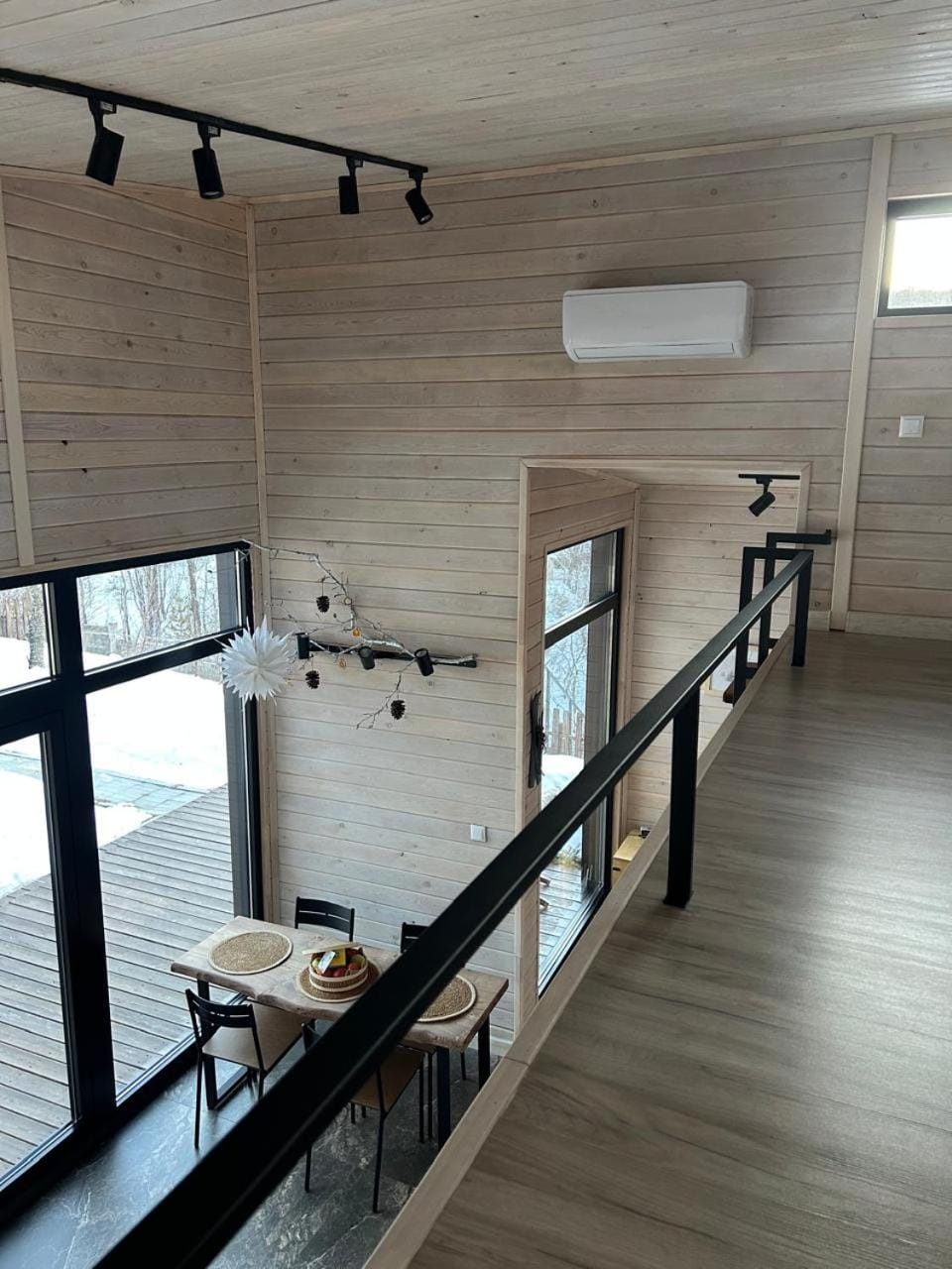 Seating area, Dining area