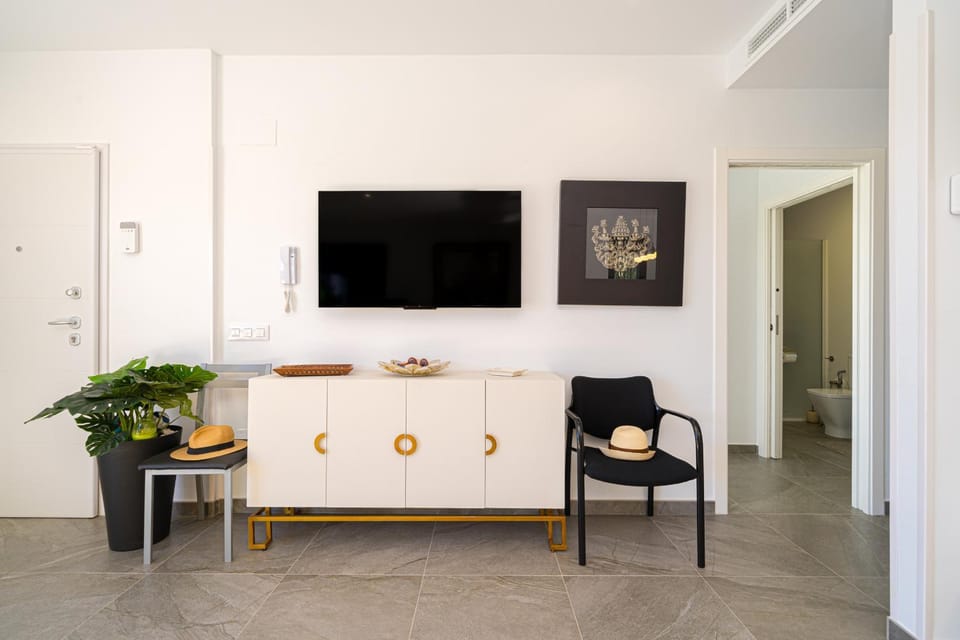 Communal lounge/ TV room, Living room