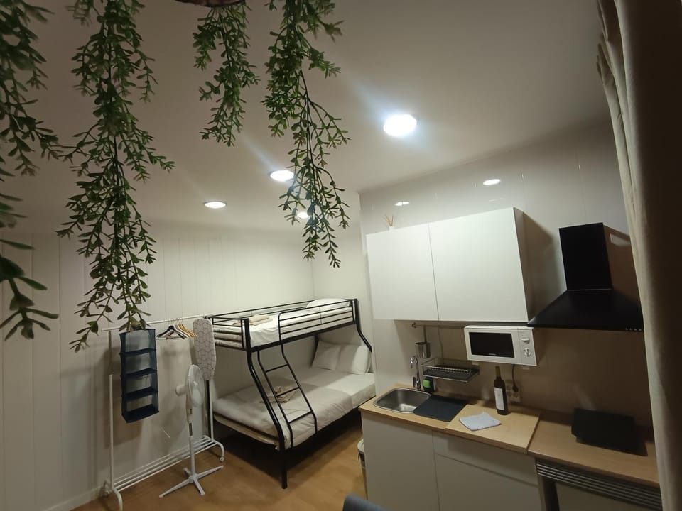 Room Barreiro Vacation rental in Setubal District
