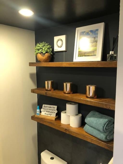 Studio 77 - Stylish, Parking, Wi-Fi, Netflix Apartment in Sheffield