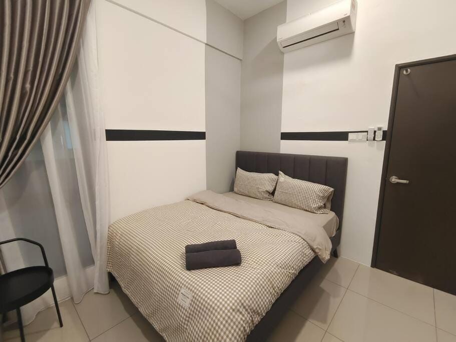 8Scape 2BR New Big Pool Retreat Netflix By STAY Apartment in Johor Bahru