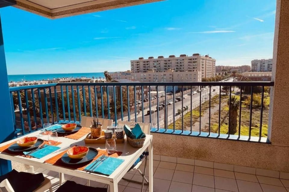 View (from property/room), Balcony/Terrace, Balcony/Terrace, Dining area, Sea view