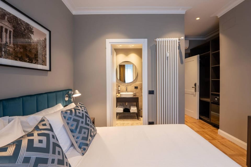 Bed, Photo of the whole room, Bedroom, wardrobe