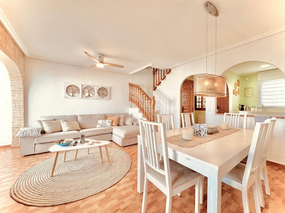 Living room, Seating area, Dining area