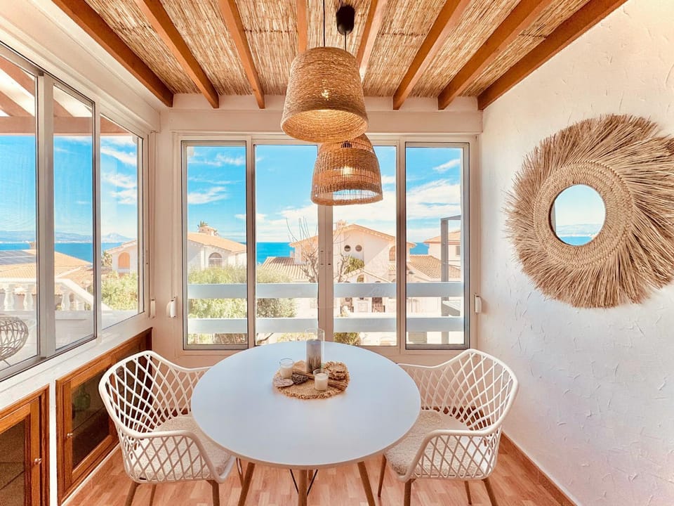View (from property/room), Living room, Dining area