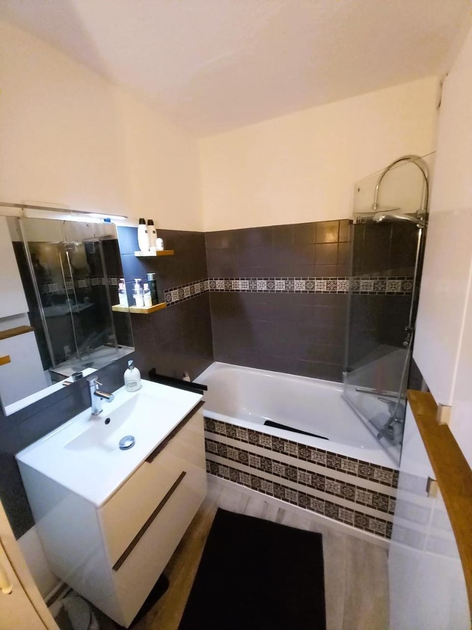Shower, Bathroom, Bath, towels