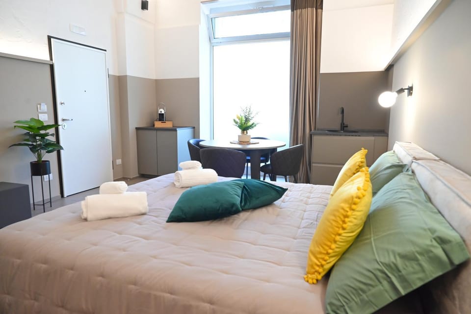 Living room, Photo of the whole room, Bedroom, towels