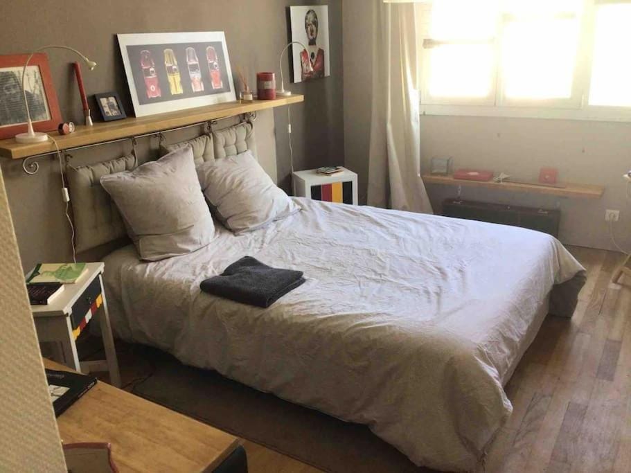 Appt 3 chambres hyper centre très calme très clair quartier place Royale, parking gratuit Apartment in Nantes