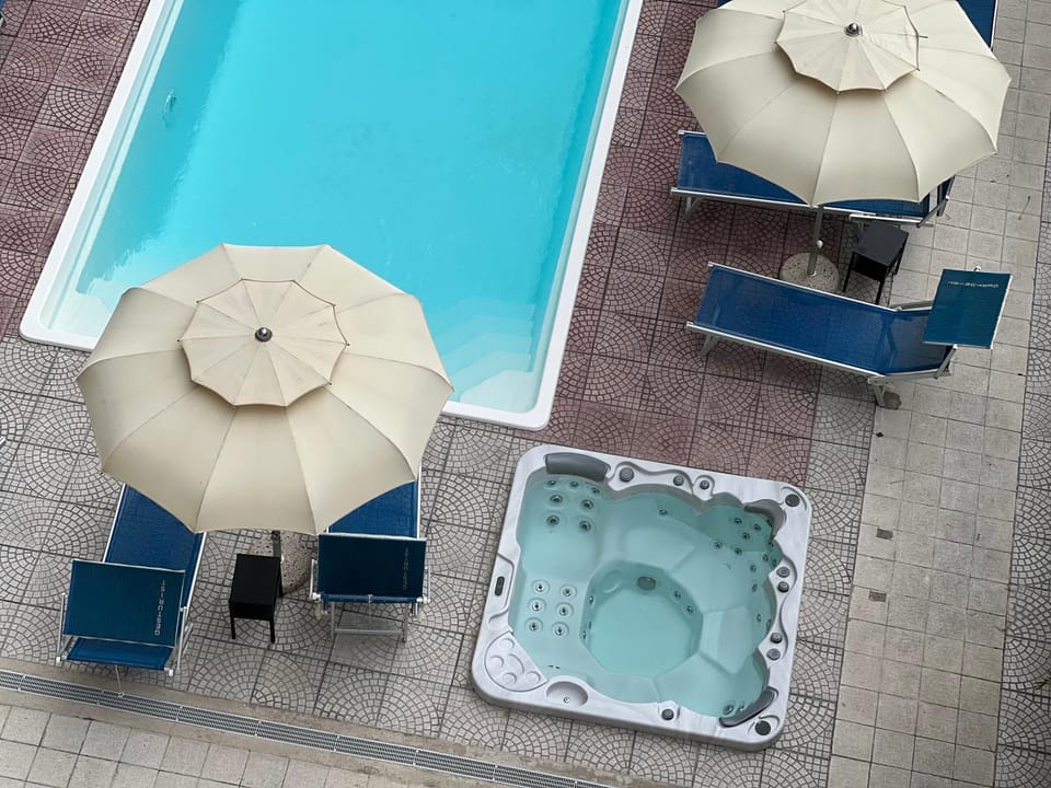 Hot Tub, Spa and wellness centre/facilities, Swimming pool