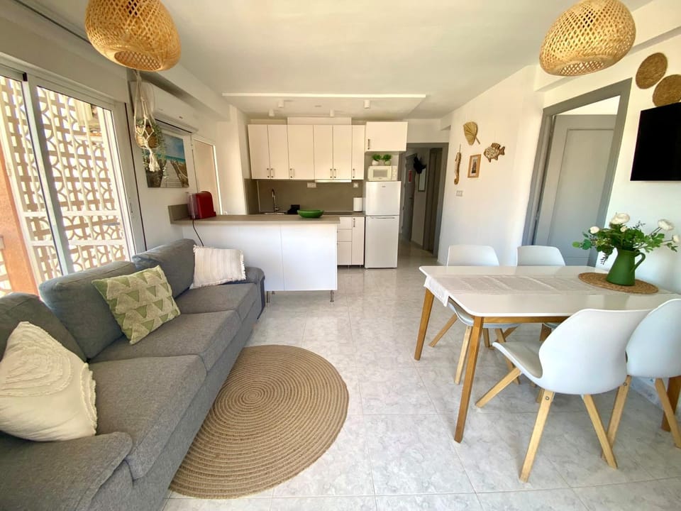 Dining area, kitchen