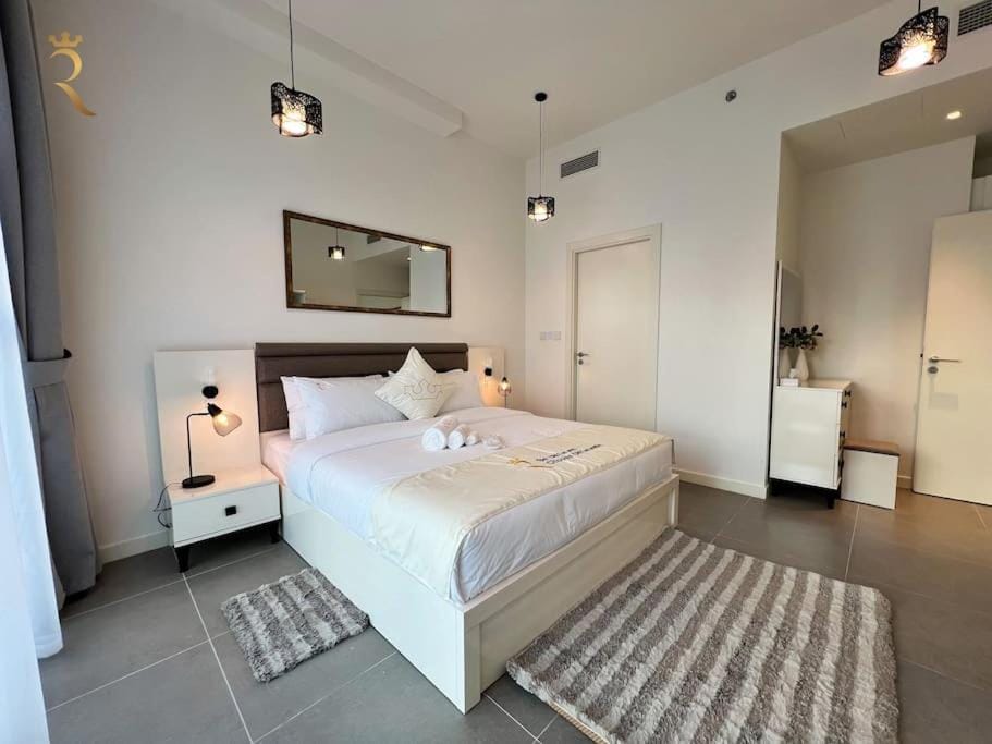 Bed, TV and multimedia, Photo of the whole room, Bedroom, towels, wardrobe
