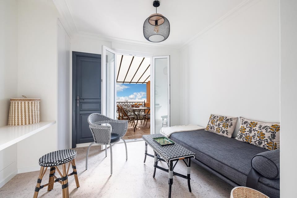 Le Laurenti, vue mer époustouflante Apartment in Menton