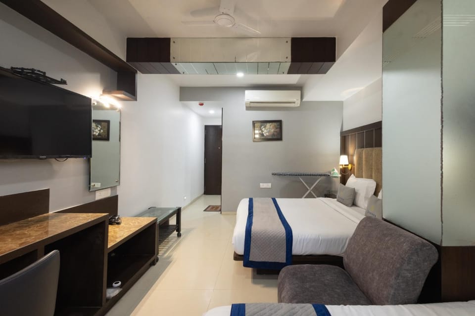 Bed, TV and multimedia, Photo of the whole room, Bedroom, air conditioner