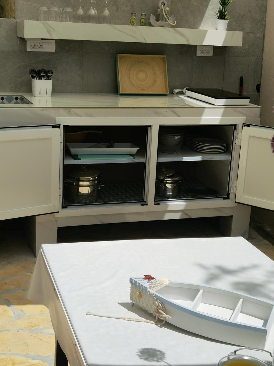 Kitchen or kitchenette