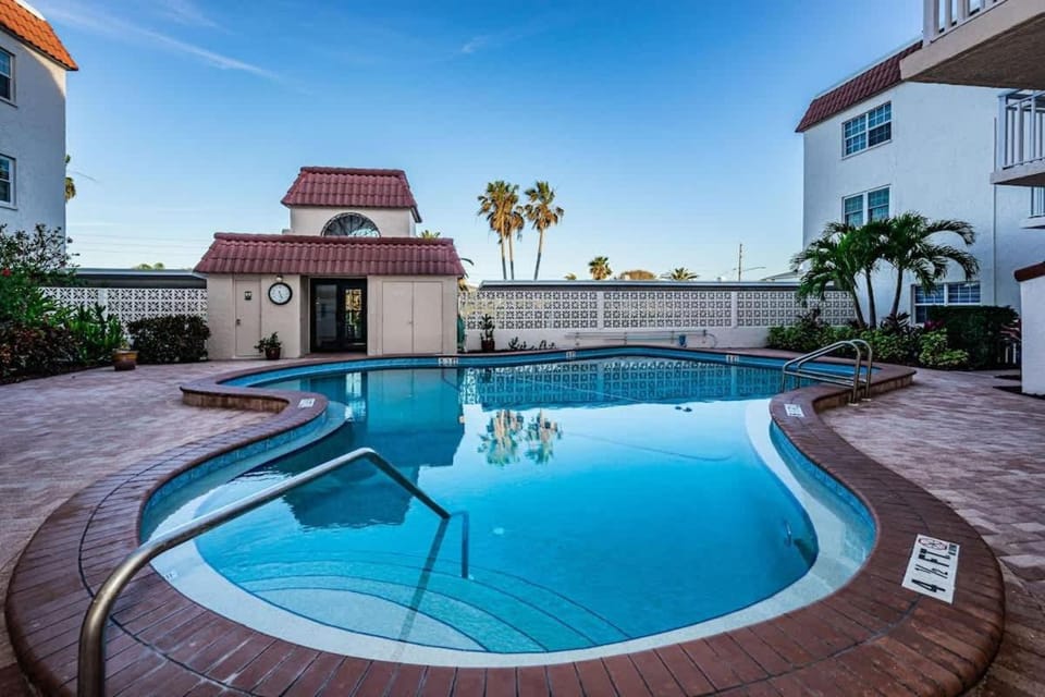 Beach Happy Apartment hotel in Belleair Beach