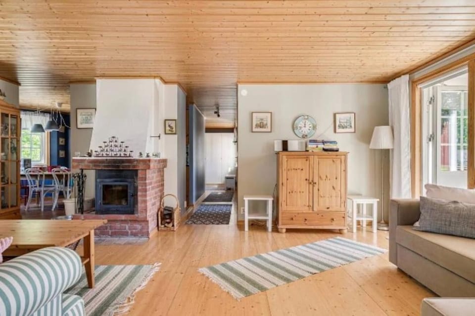 Kitchen or kitchenette, Living room, Seating area, flat iron