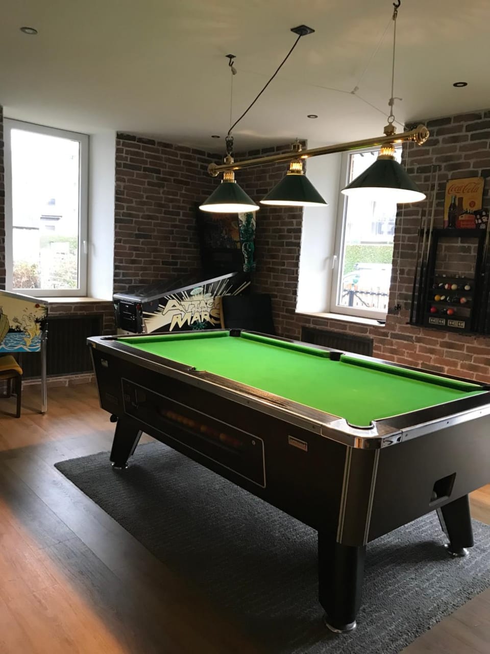 Billiard, Game Room