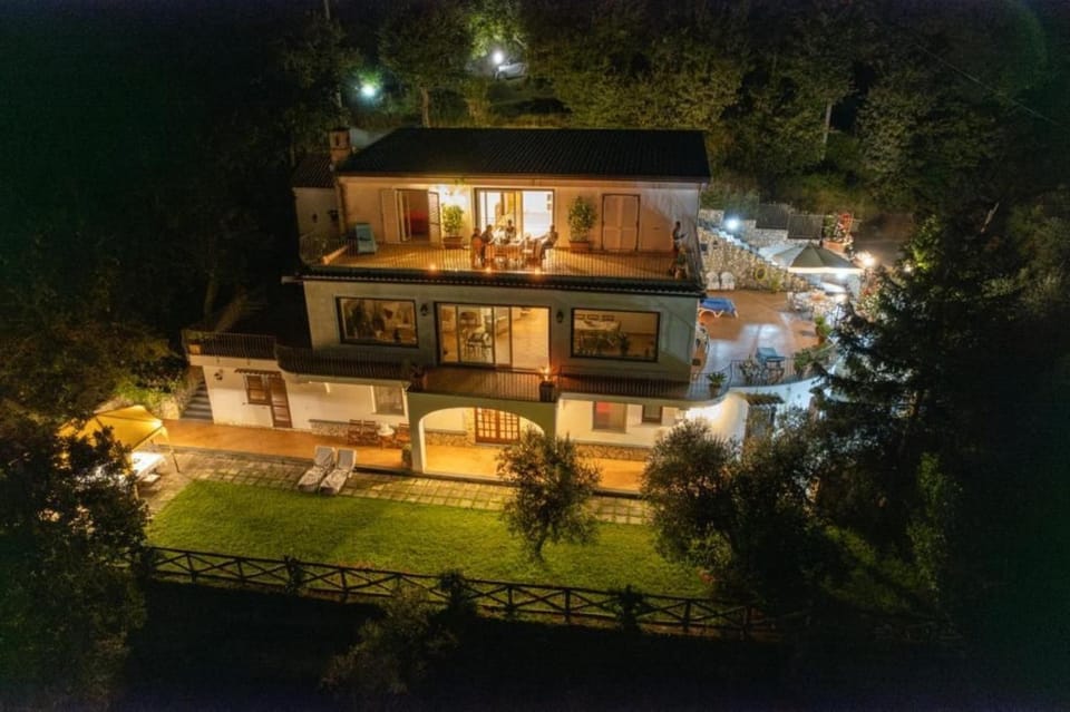 Property building, Facade/entrance, Off site