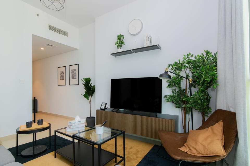 Communal lounge/ TV room, TV and multimedia, Living room, Seating area, Evening entertainment, air conditioner