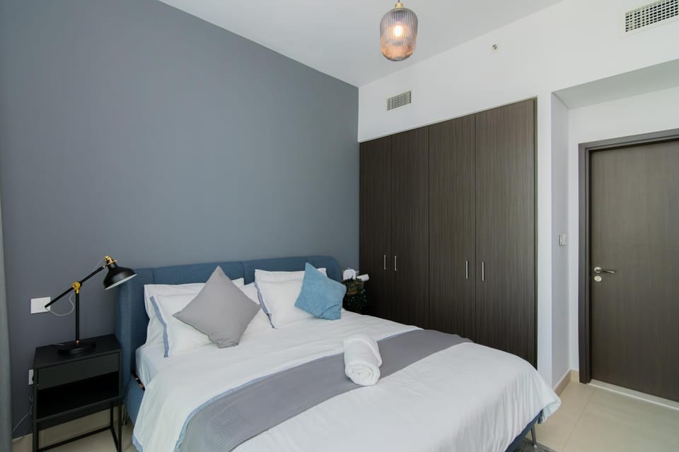 Bed, Photo of the whole room, Bedroom, wardrobe, air conditioner