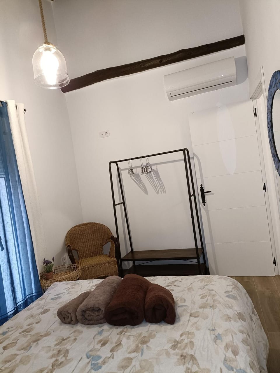 Bed, Bedroom, towels, air conditioner
