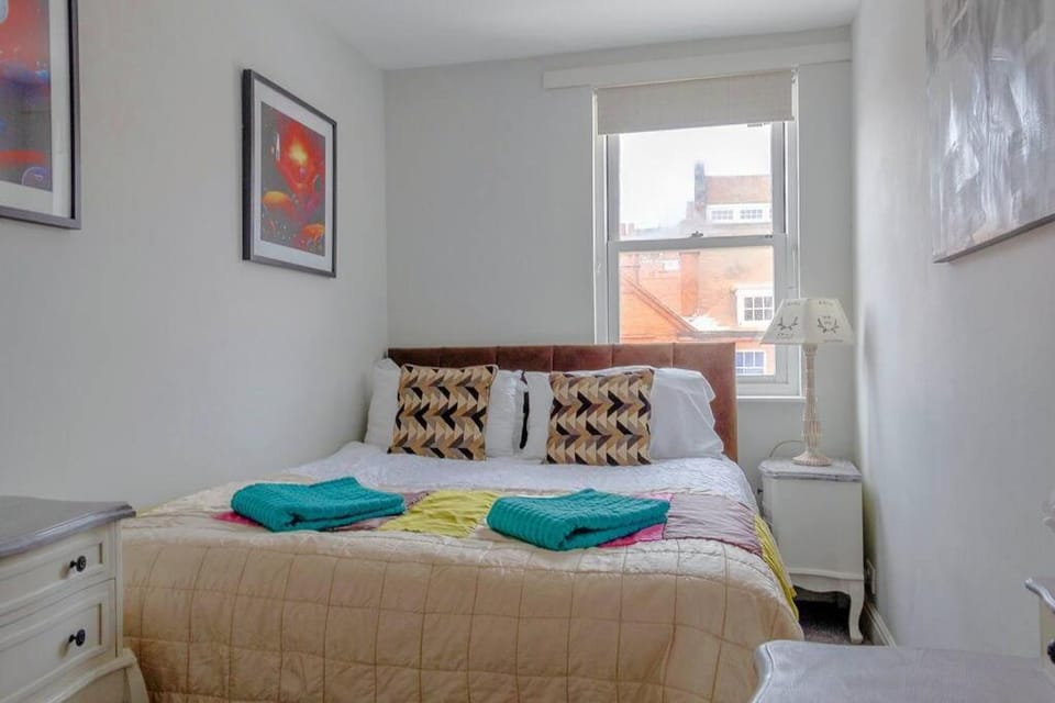 Flamingo - Two-Bed Apartment with Seaview , Great Location Apartment in Scarborough