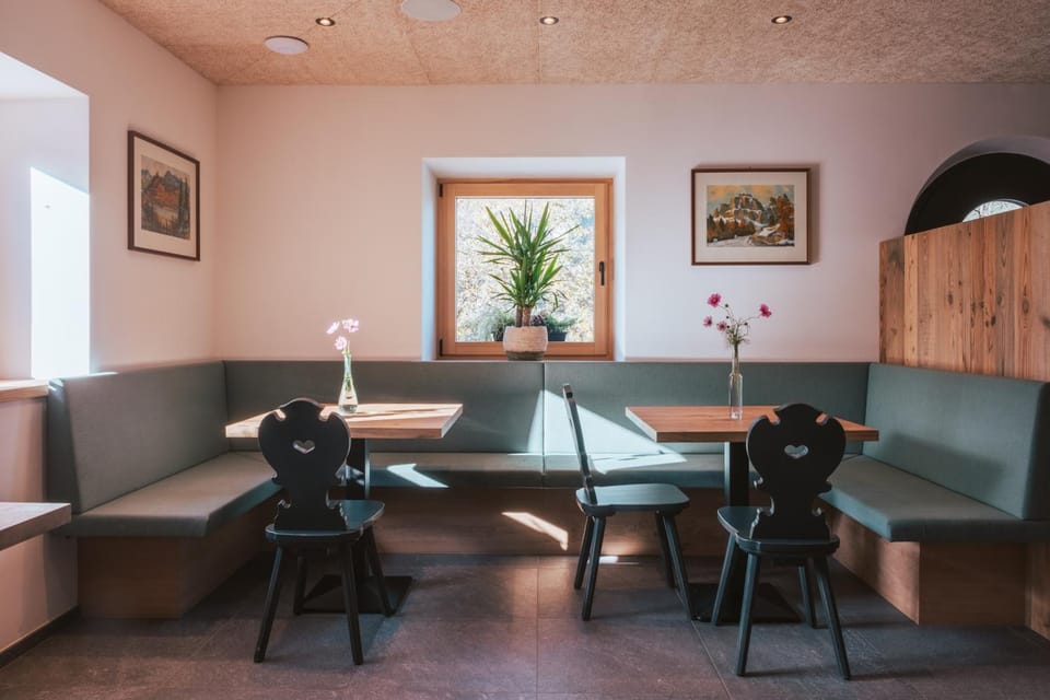 Lounge or bar, Dining area