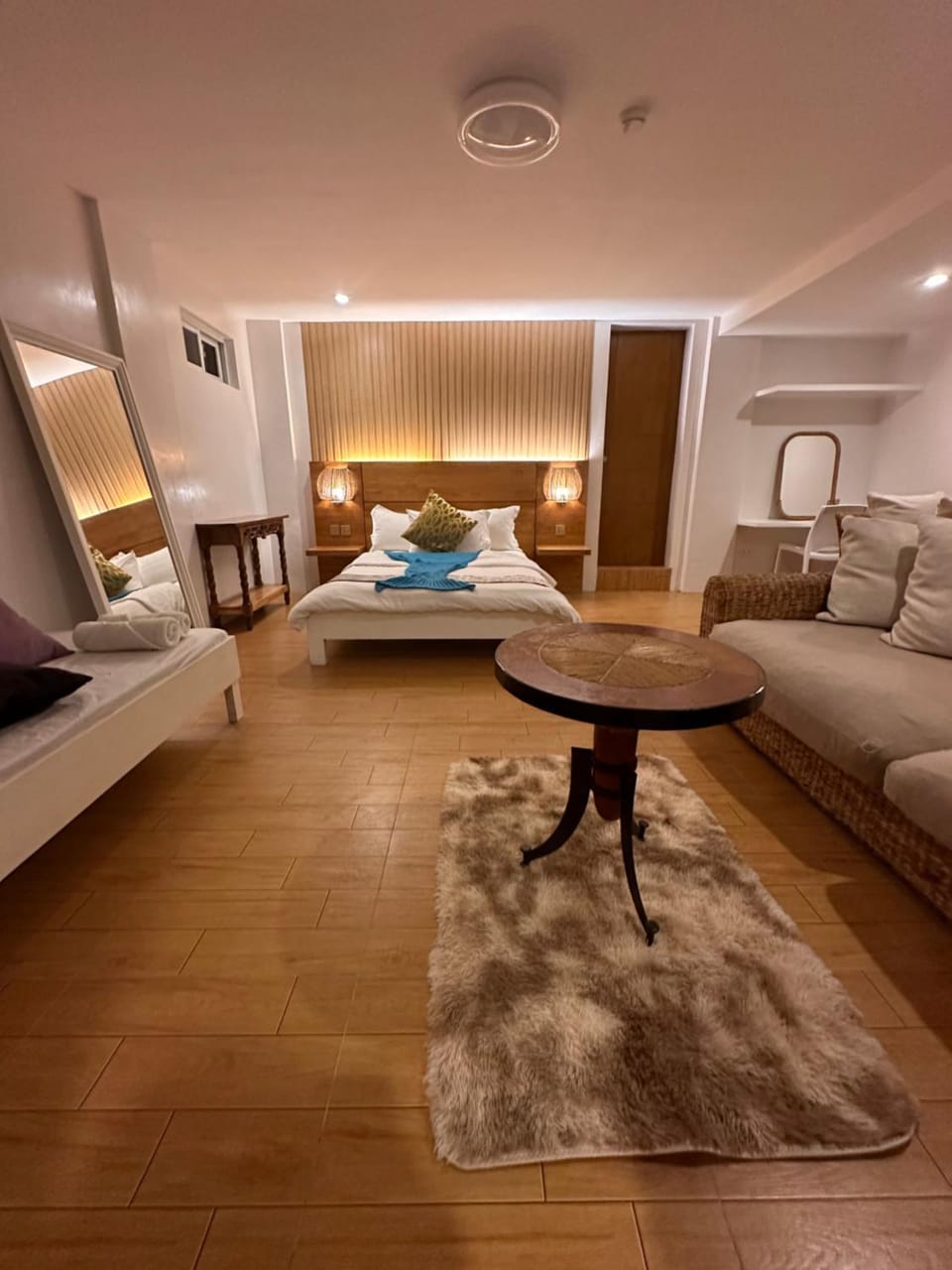 Photo of the whole room