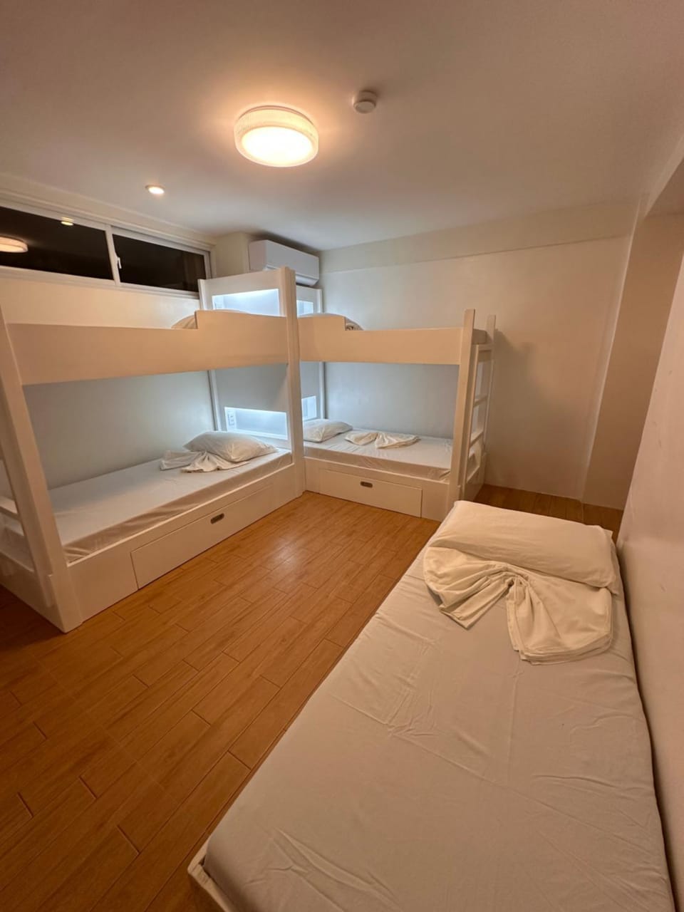 Photo of the whole room, Bedroom, bunk bed