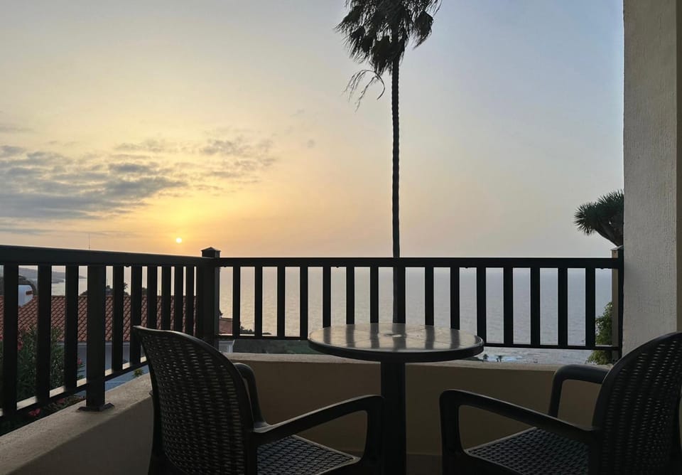 Balcony/Terrace, Sea view, Sunrise
