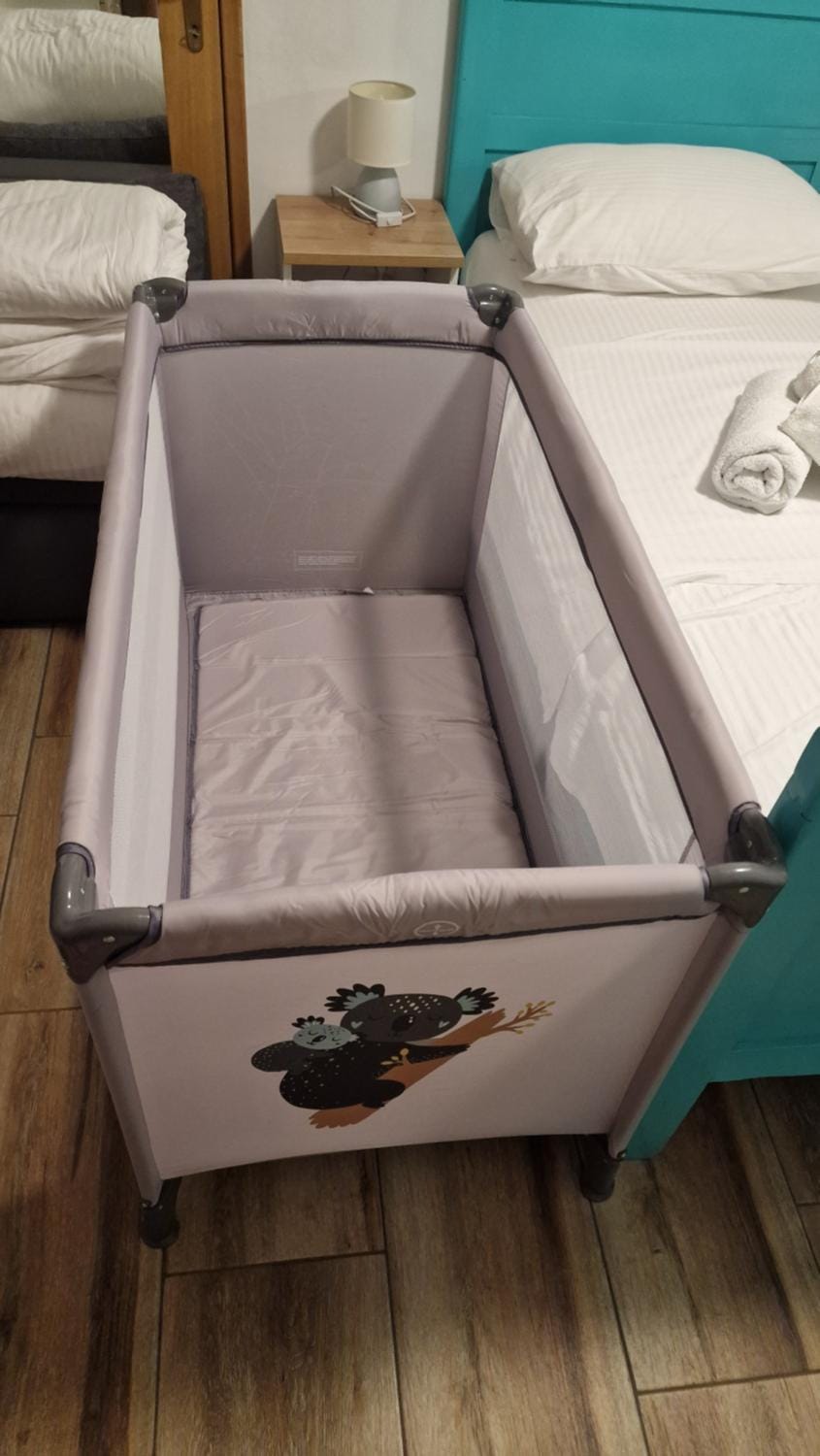 Bedroom, cot