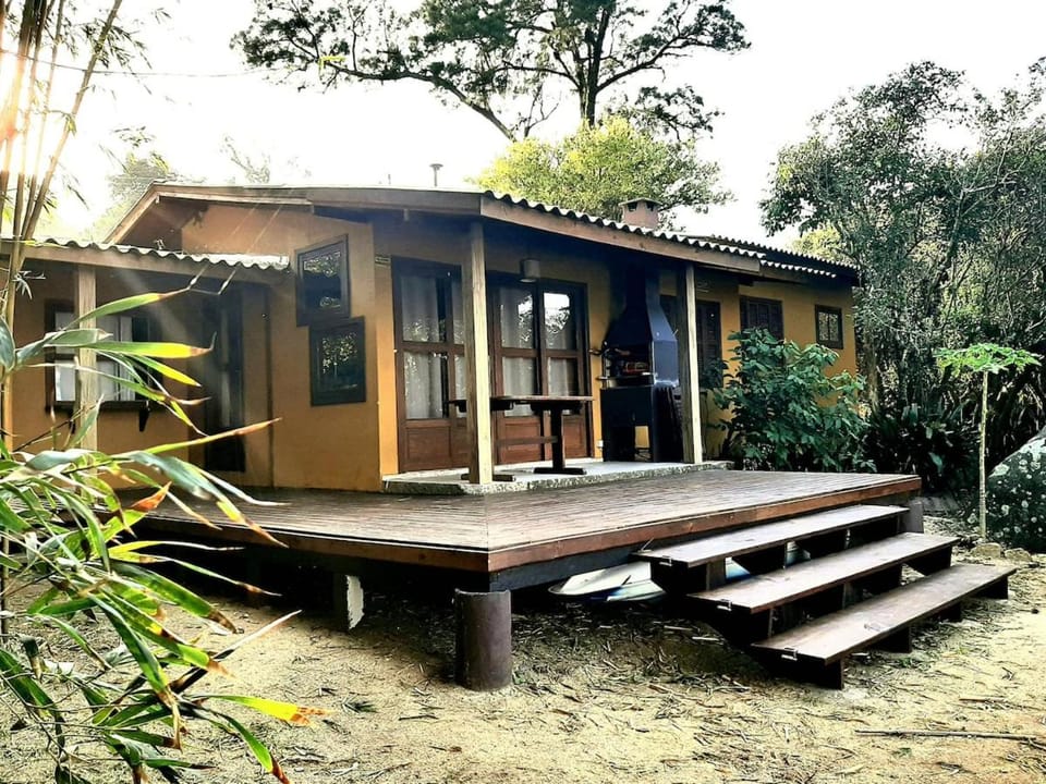 Praia particular, vista exclusiva e conforto total House in Florianopolis
