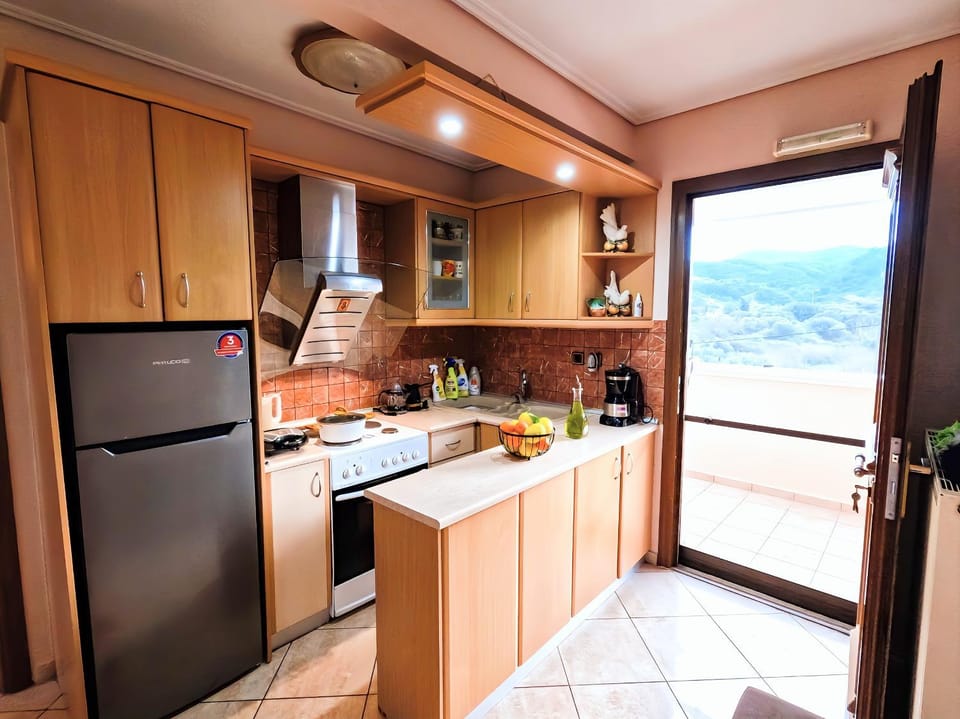 Kitchen or kitchenette, Mountain view, oven, stove
