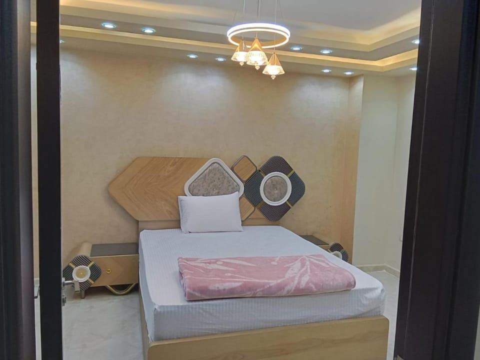 cozy and modern apartment in central location in Cairo Mohandessin near Nile Apartment in Egypt
