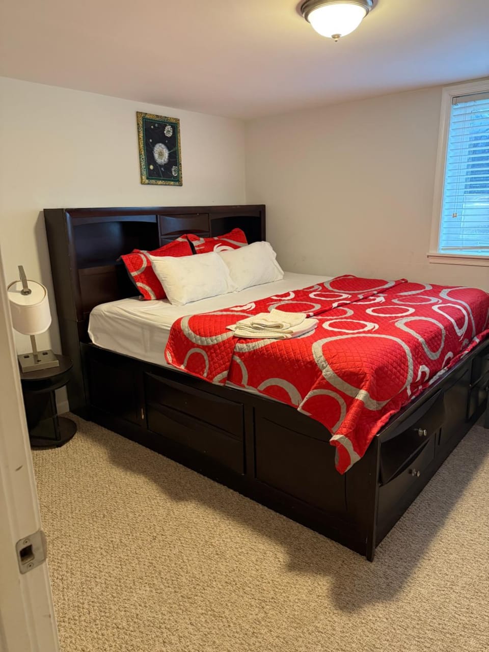 Bed, Photo of the whole room, Bedroom