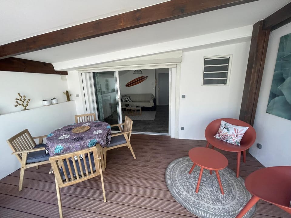 Patio, Dining area