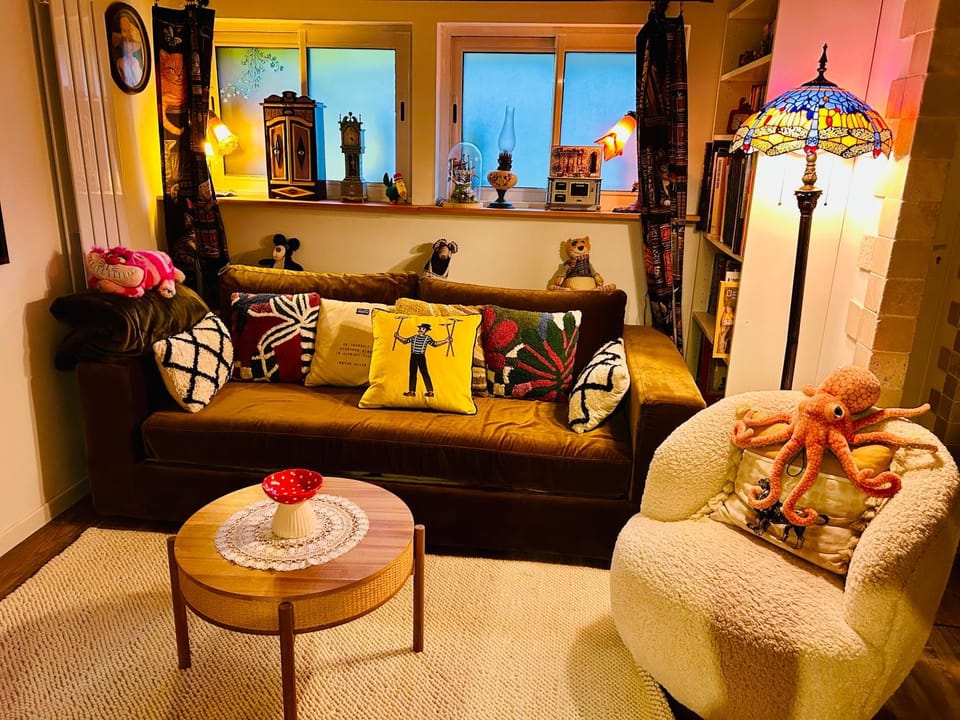 Living room, Seating area