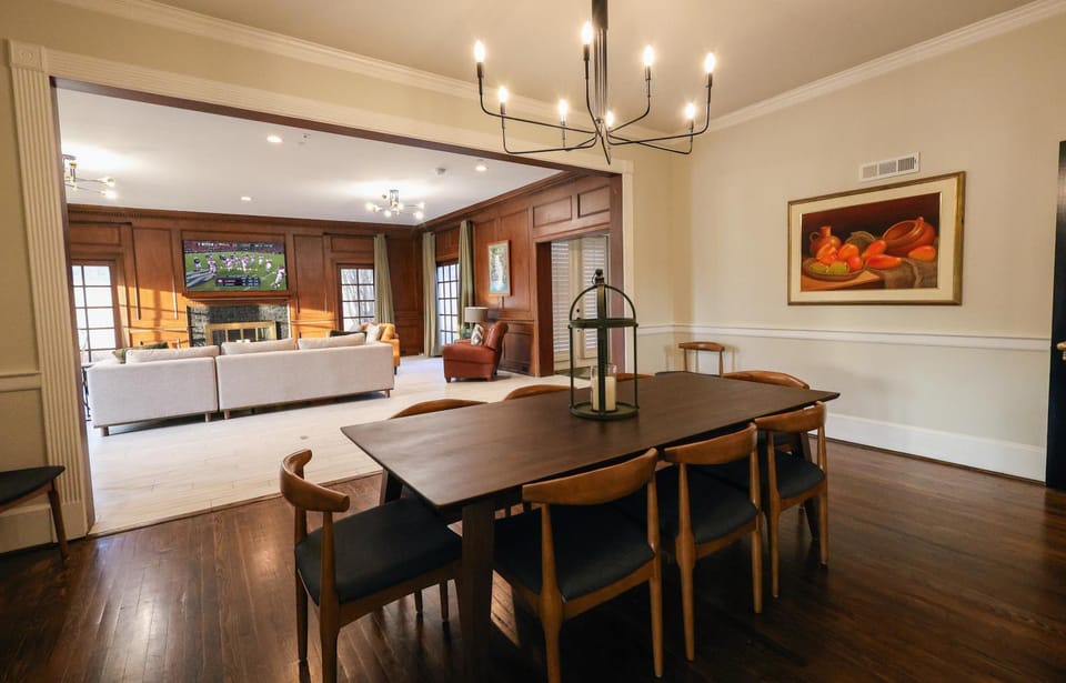Communal lounge/ TV room, Living room, Dining area