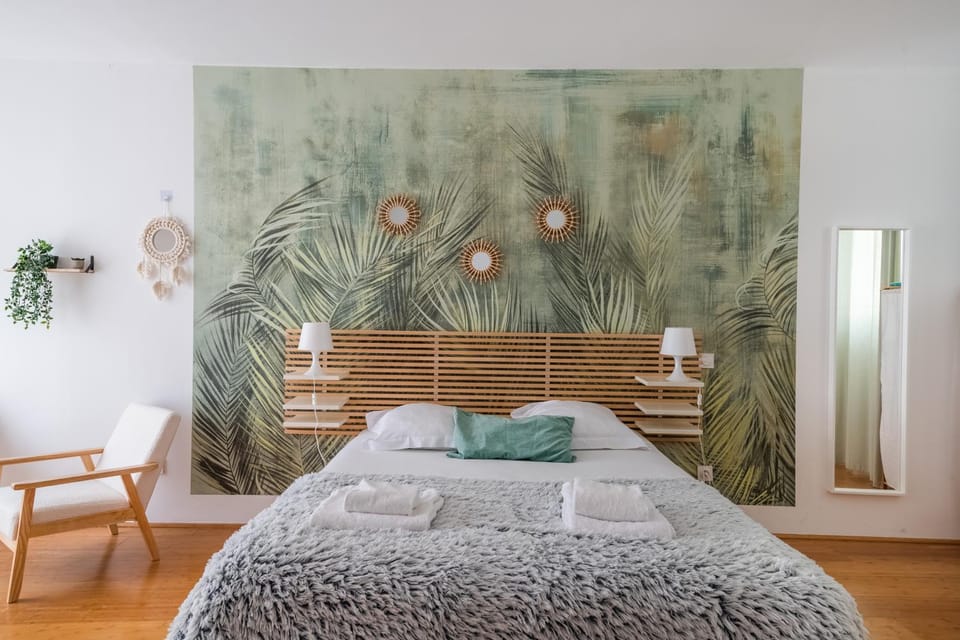 Le Bambou: Grand studio au calme, Climatisé, 5 min de la Gare Apartment in Bordeaux