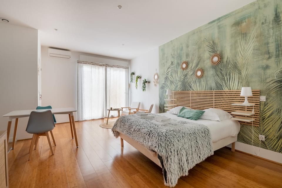 Le Bambou: Grand studio au calme, Climatisé, 5 min de la Gare Apartment in Bordeaux