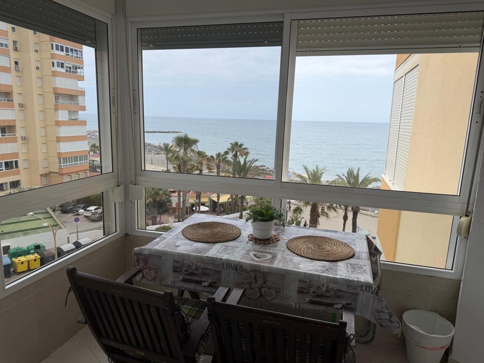 Estudio MAR EN CALMA, Primera Línea de Playa con Vistas al Mar Apartment in Axarquía