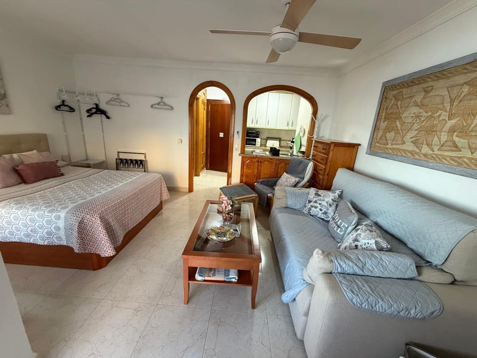 Estudio MAR EN CALMA, Primera Línea de Playa con Vistas al Mar Apartment in Axarquía